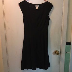 Robbie Bee Women’s Black Dress